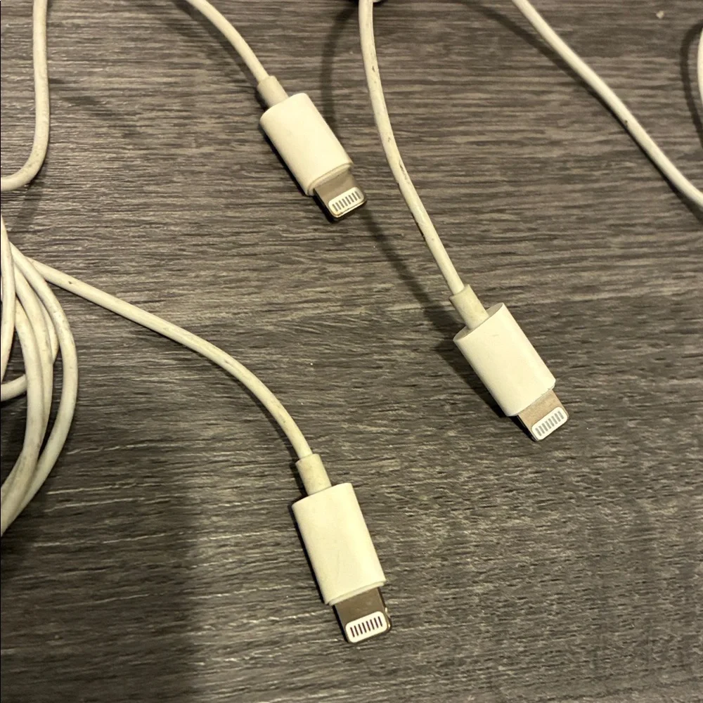 All 3 Apple White Earbud Headphones 3 Pack - Picture 5 of 5